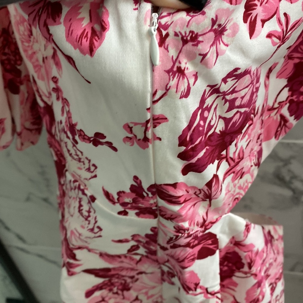 NWOT FLORAL DRESS - Picture 7 of 9